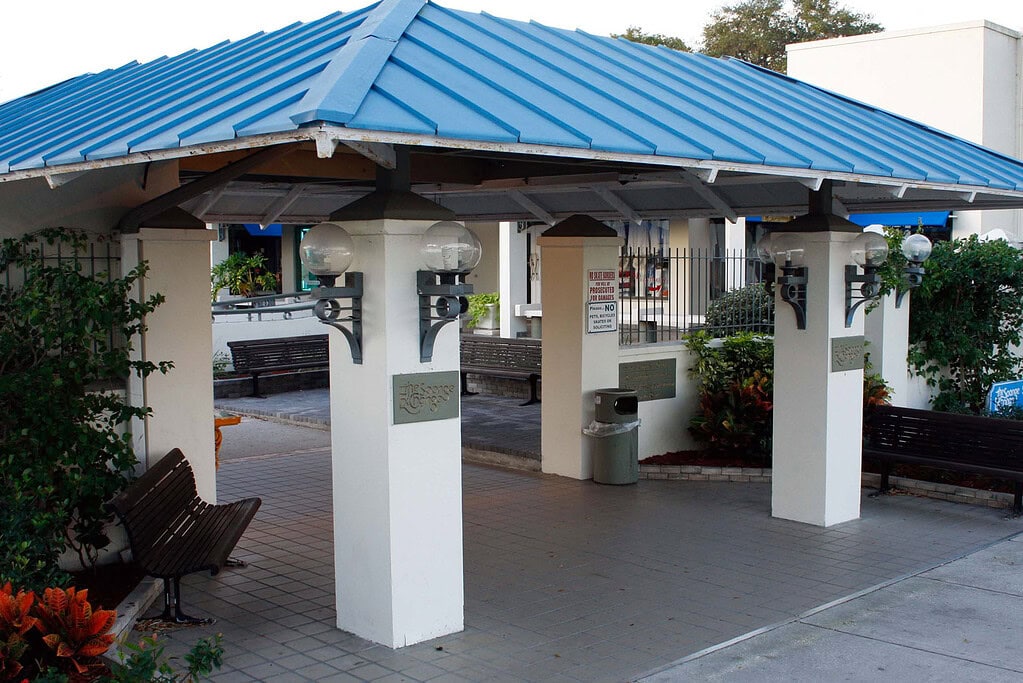 The Sponge Exchange Entrance